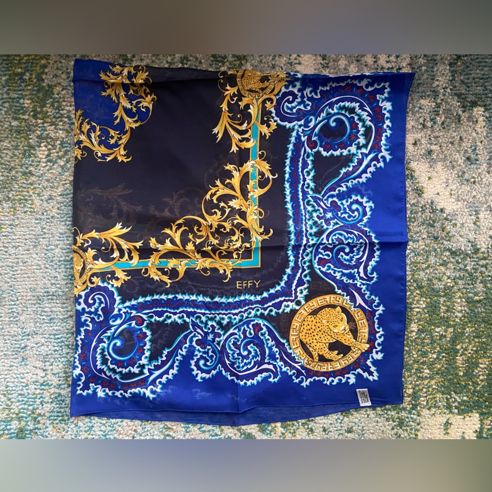 NWOT Effy leopard print gold medallion scarf, 40” x 40”